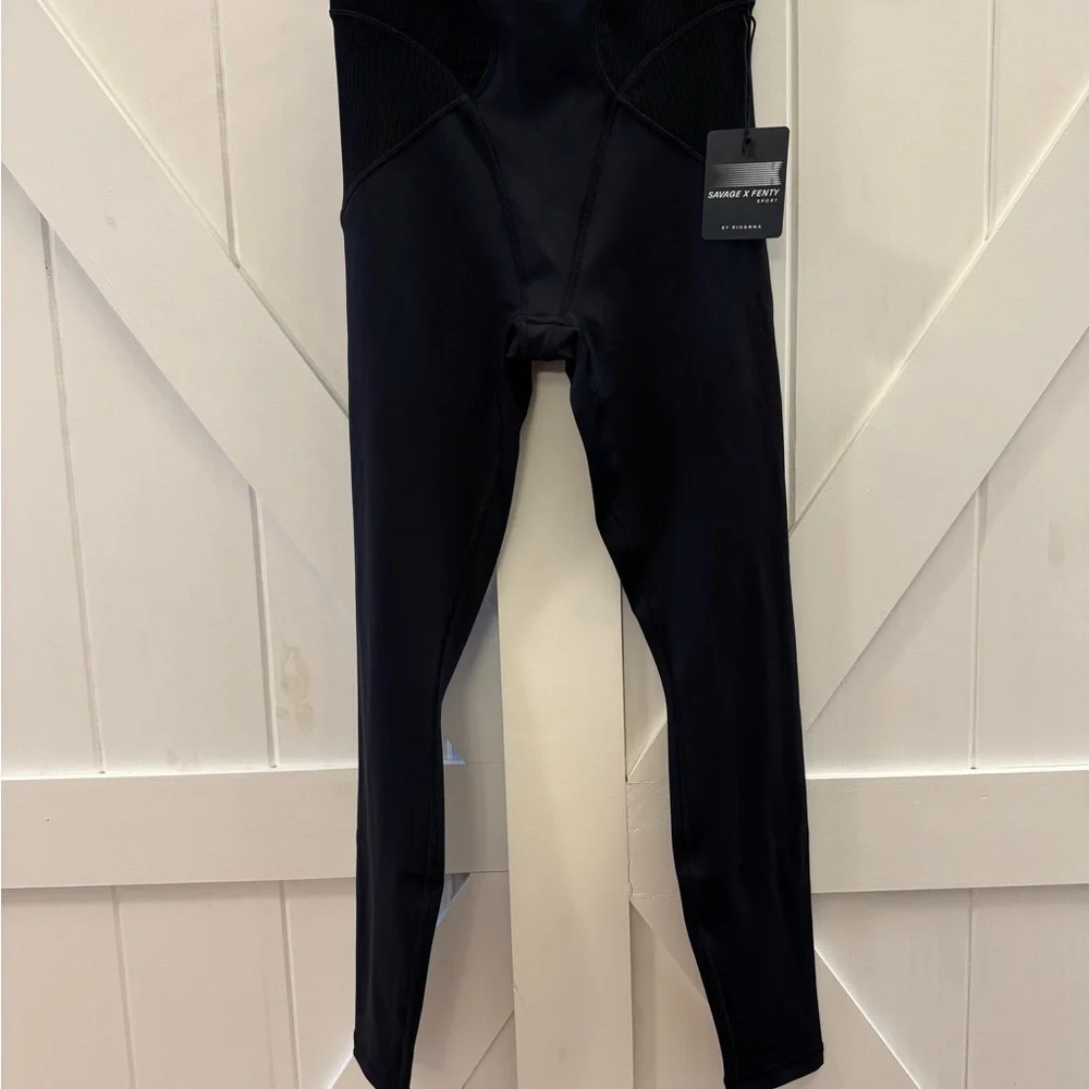 Savage X Fenty Rihanna CURVE ALERT HIGH-WAIST RIB LEGGING - Picture 4 of 8